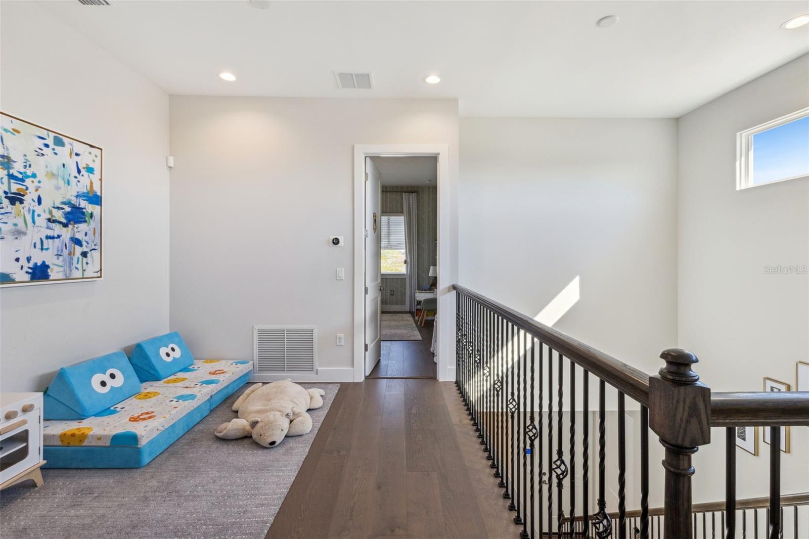 Image 20 of 50 For 16030 Vetta Drive