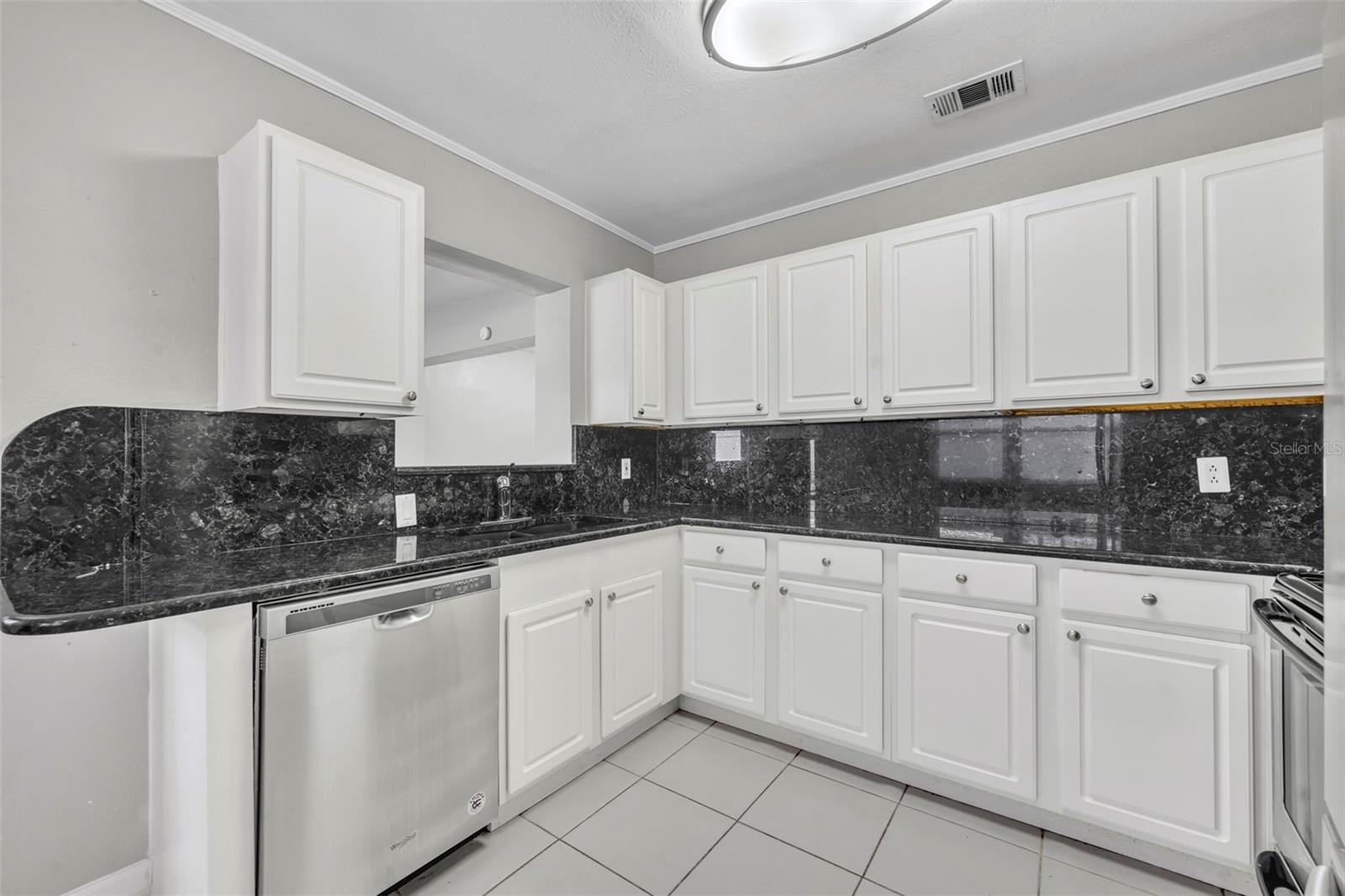 Image 12 of 31 For 1811 Park Lake Street