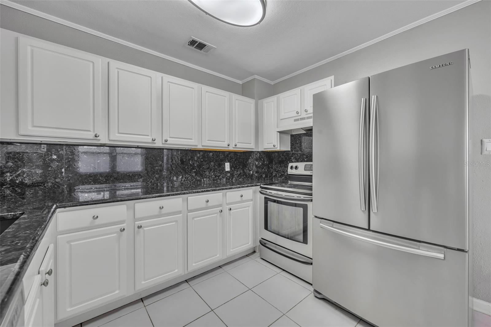 Image 13 of 31 For 1811 Park Lake Street