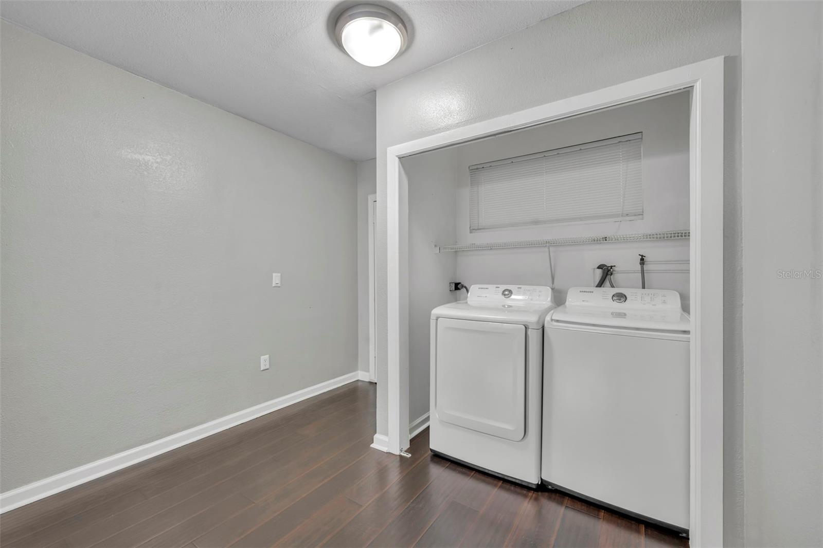 Image 18 of 31 For 1811 Park Lake Street