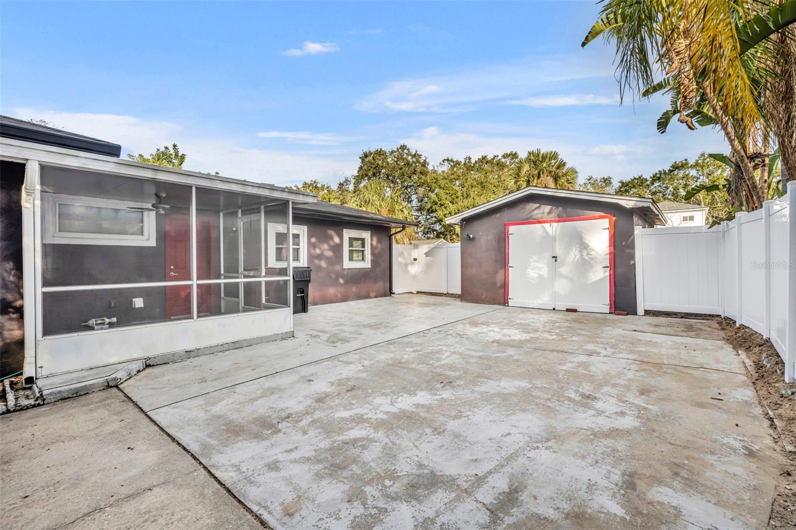 Image 27 of 31 For 1811 Park Lake Street