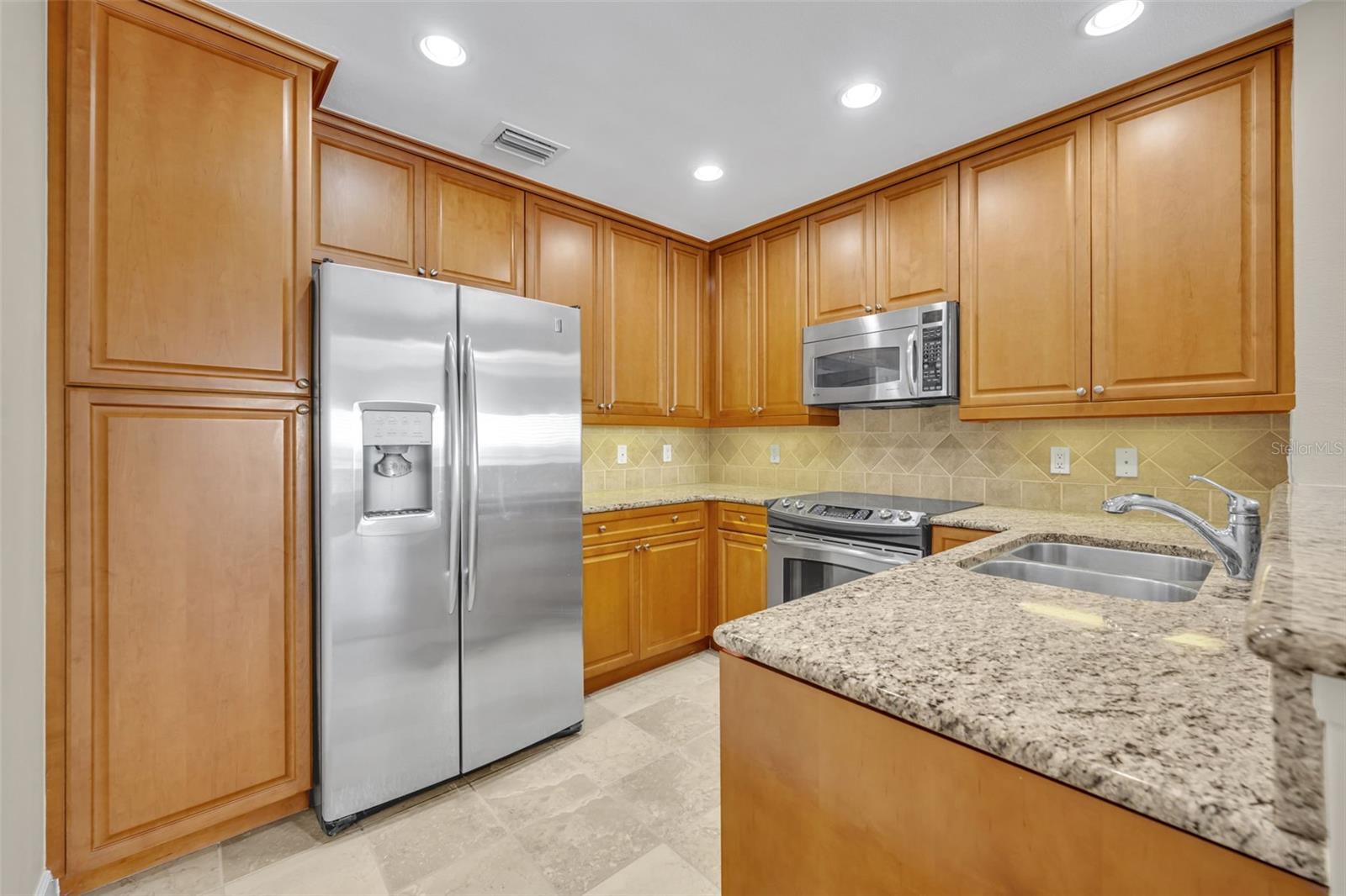 Image 12 of 32 For 2305 Edgewater Drive 1408