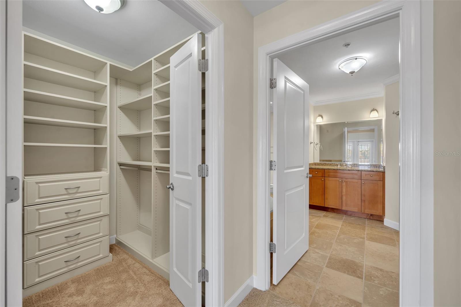 Image 21 of 32 For 2305 Edgewater Drive 1408