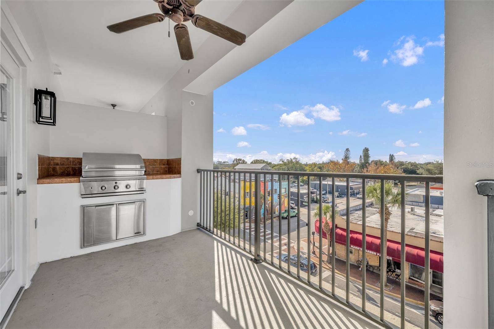 Image 25 of 32 For 2305 Edgewater Drive 1408