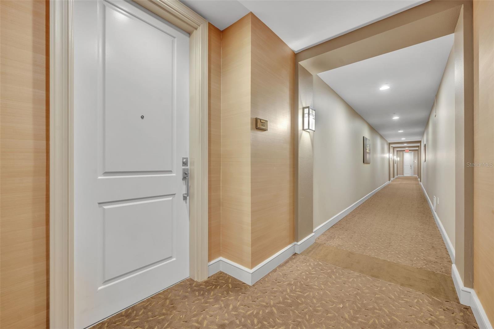 Image 26 of 32 For 2305 Edgewater Drive 1408