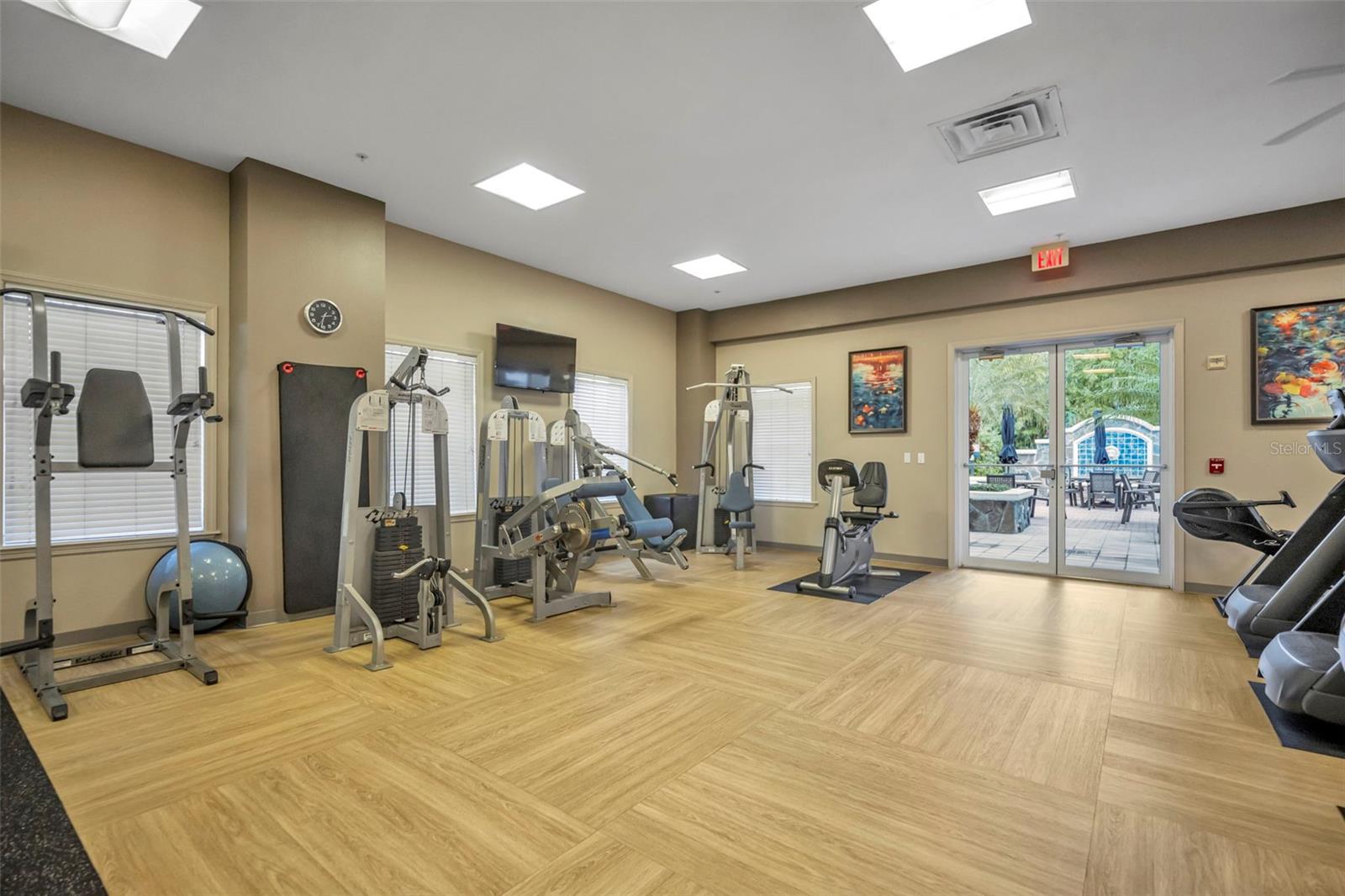 Image 31 of 32 For 2305 Edgewater Drive 1408