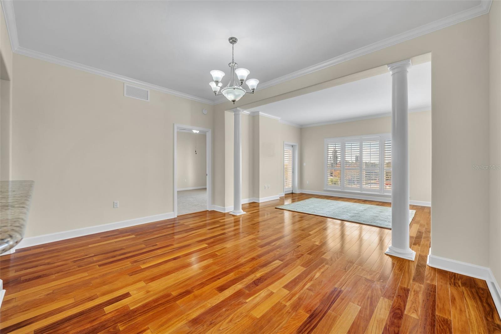 Image 5 of 32 For 2305 Edgewater Drive 1408