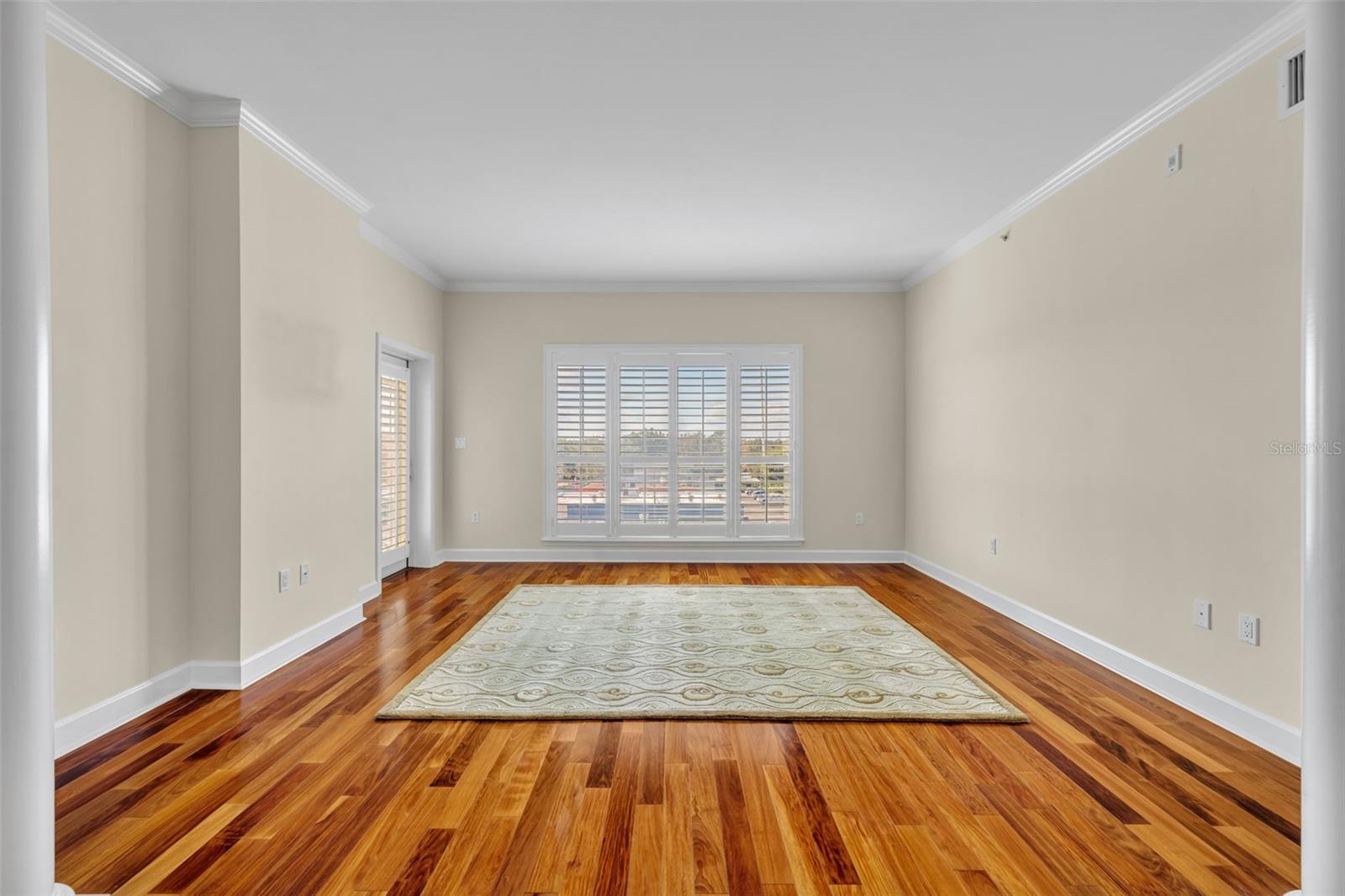 Image 7 of 32 For 2305 Edgewater Drive 1408