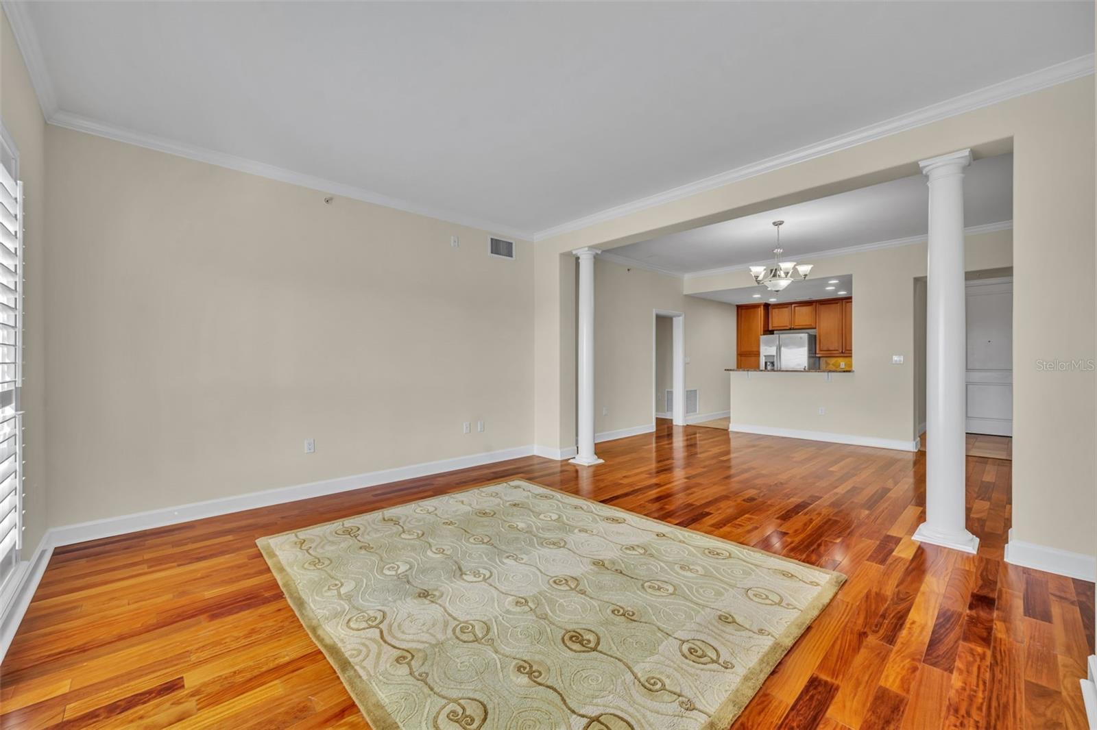 Image 9 of 32 For 2305 Edgewater Drive 1408