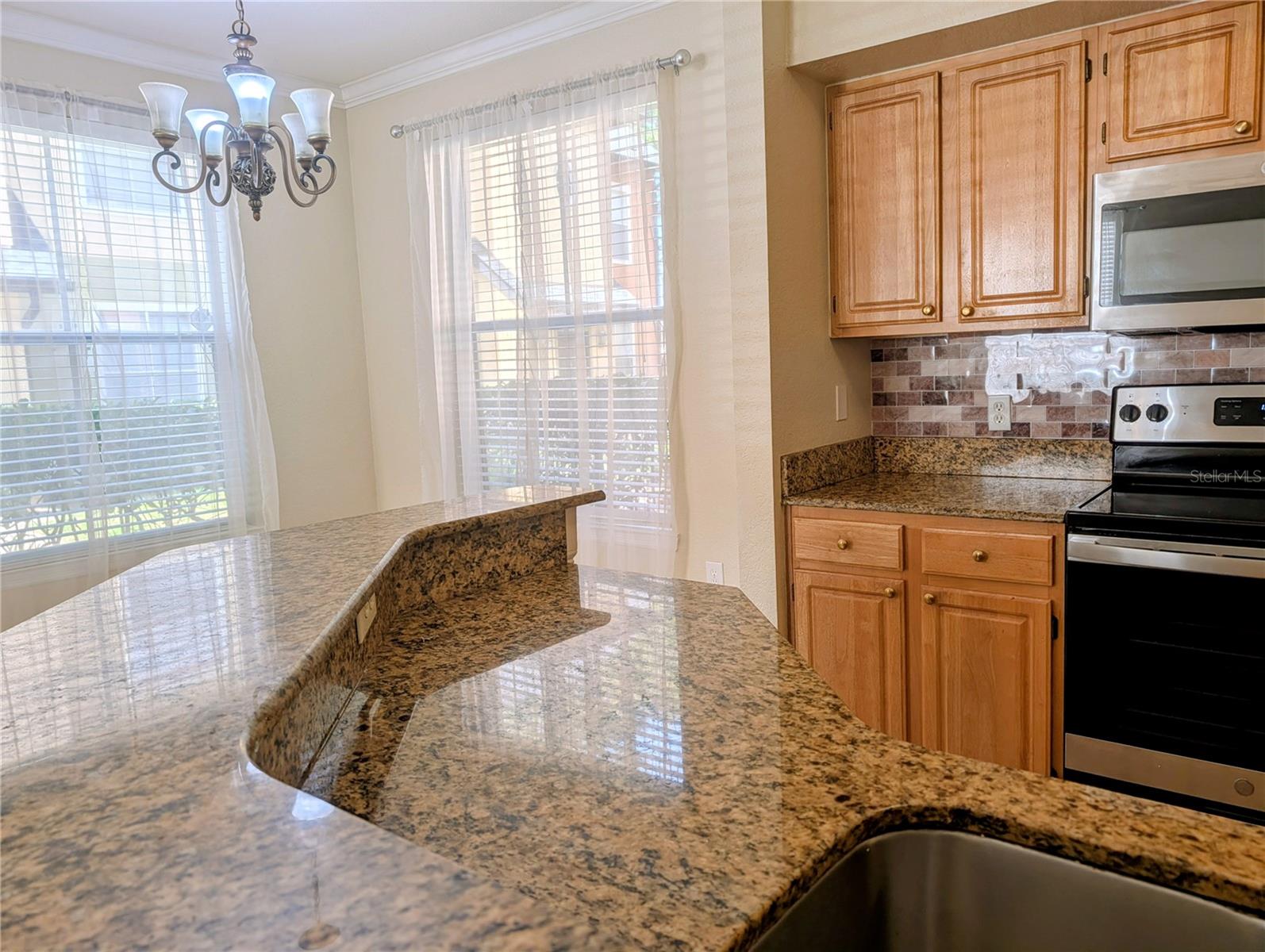 Image 10 of 47 For 6017 Westgate Drive 911