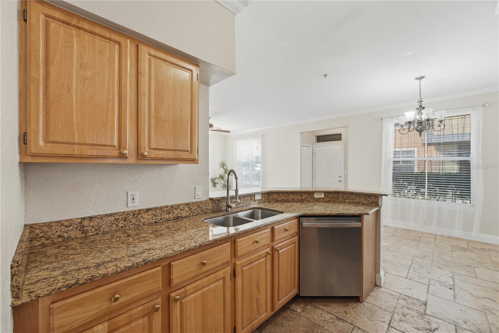 Image 13 of 47 For 6017 Westgate Drive 911