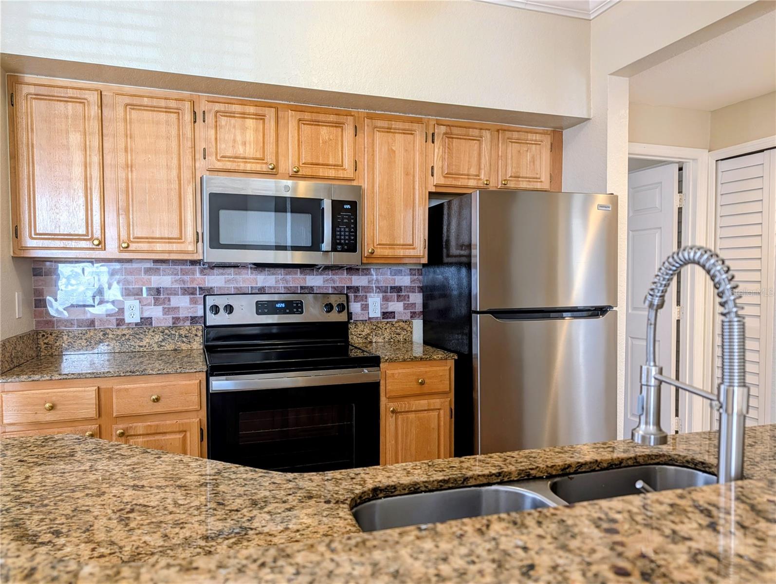 Image 14 of 47 For 6017 Westgate Drive 911