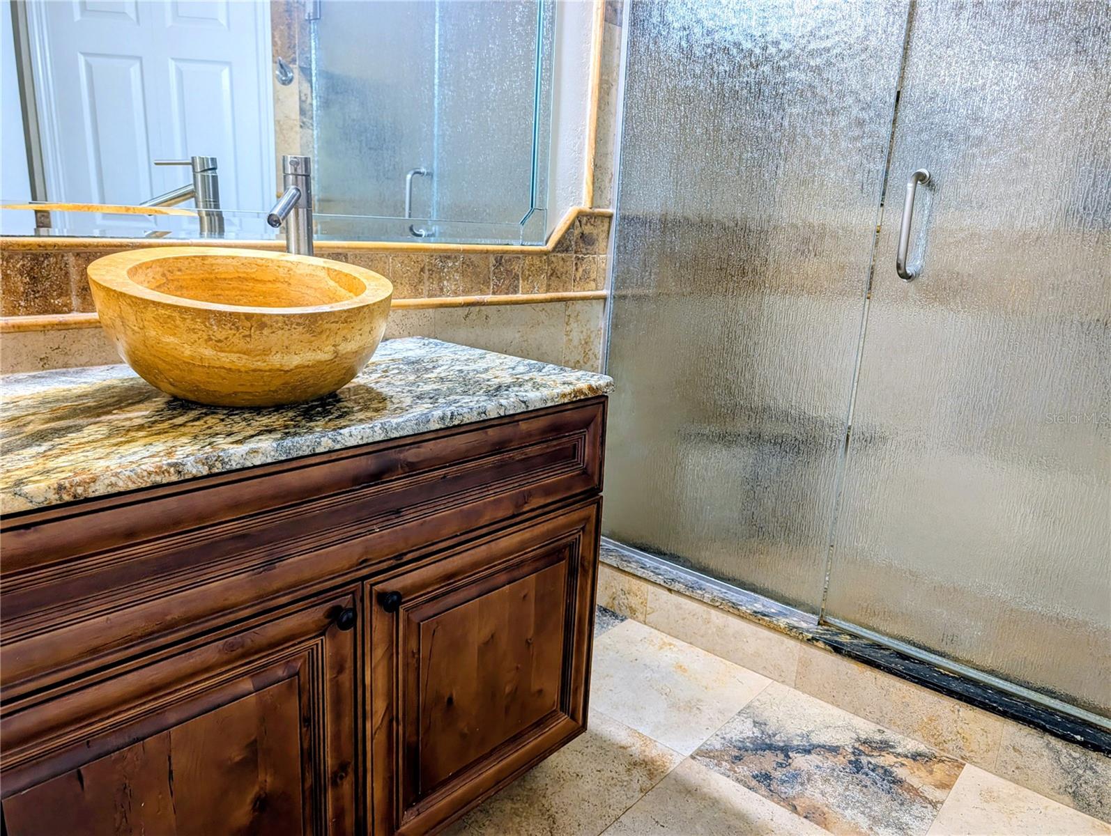 Image 22 of 47 For 6017 Westgate Drive 911