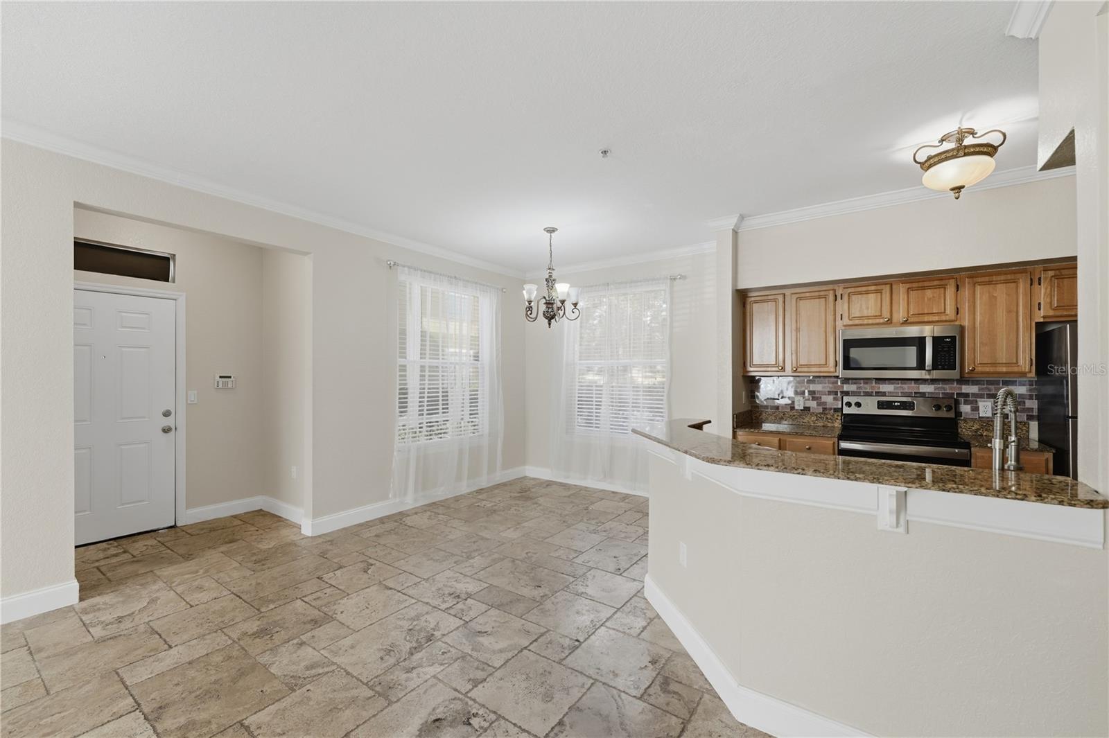 Image 4 of 47 For 6017 Westgate Drive 911