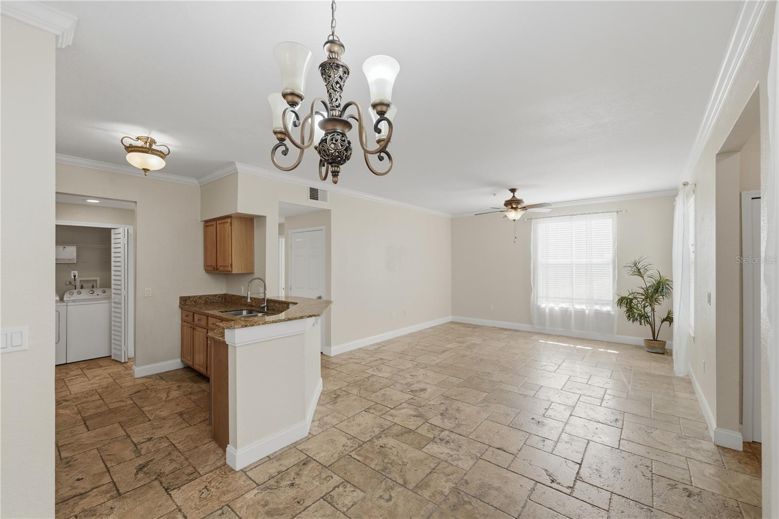 Image 7 of 47 For 6017 Westgate Drive 911