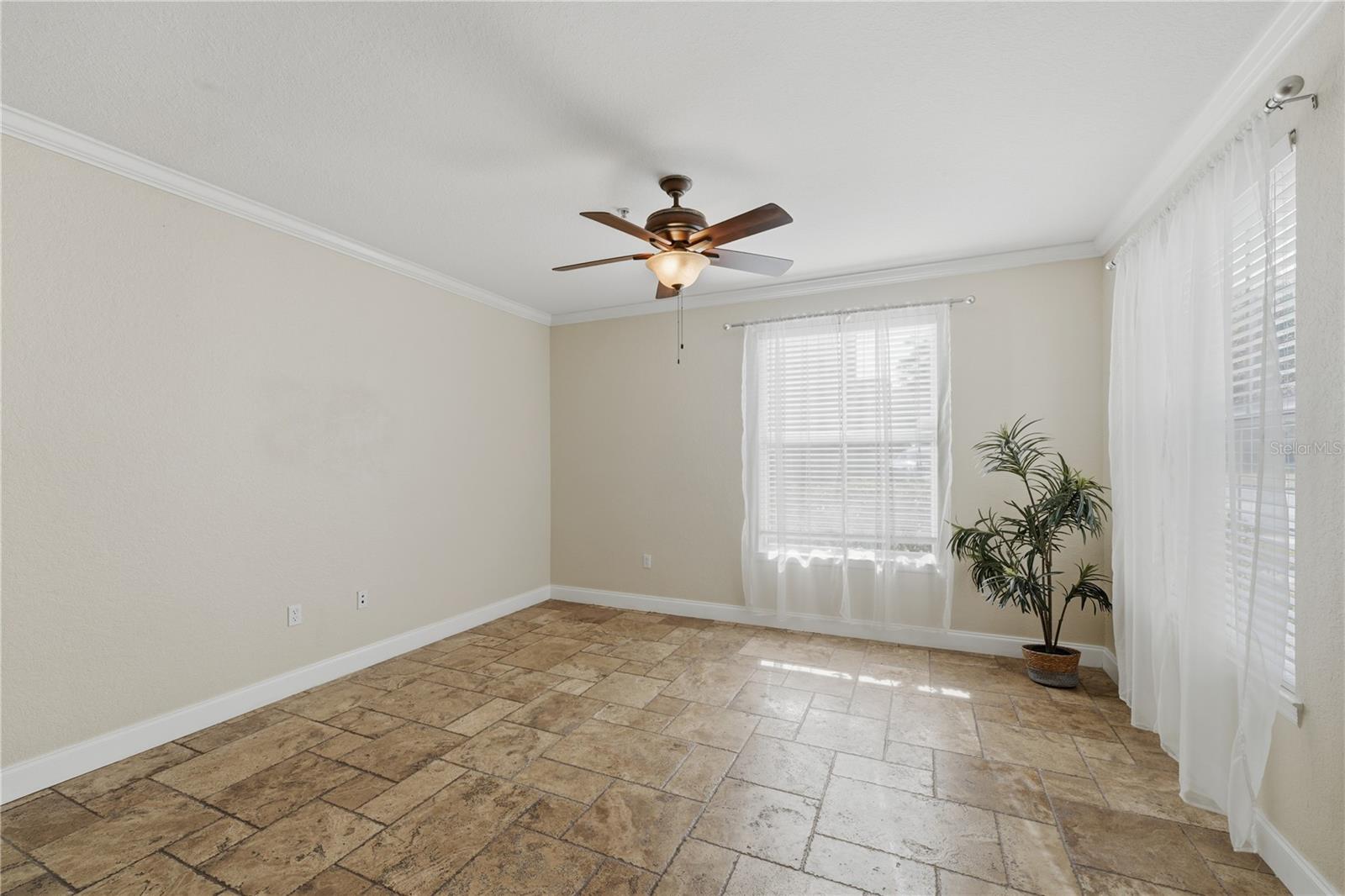 Image 9 of 47 For 6017 Westgate Drive 911