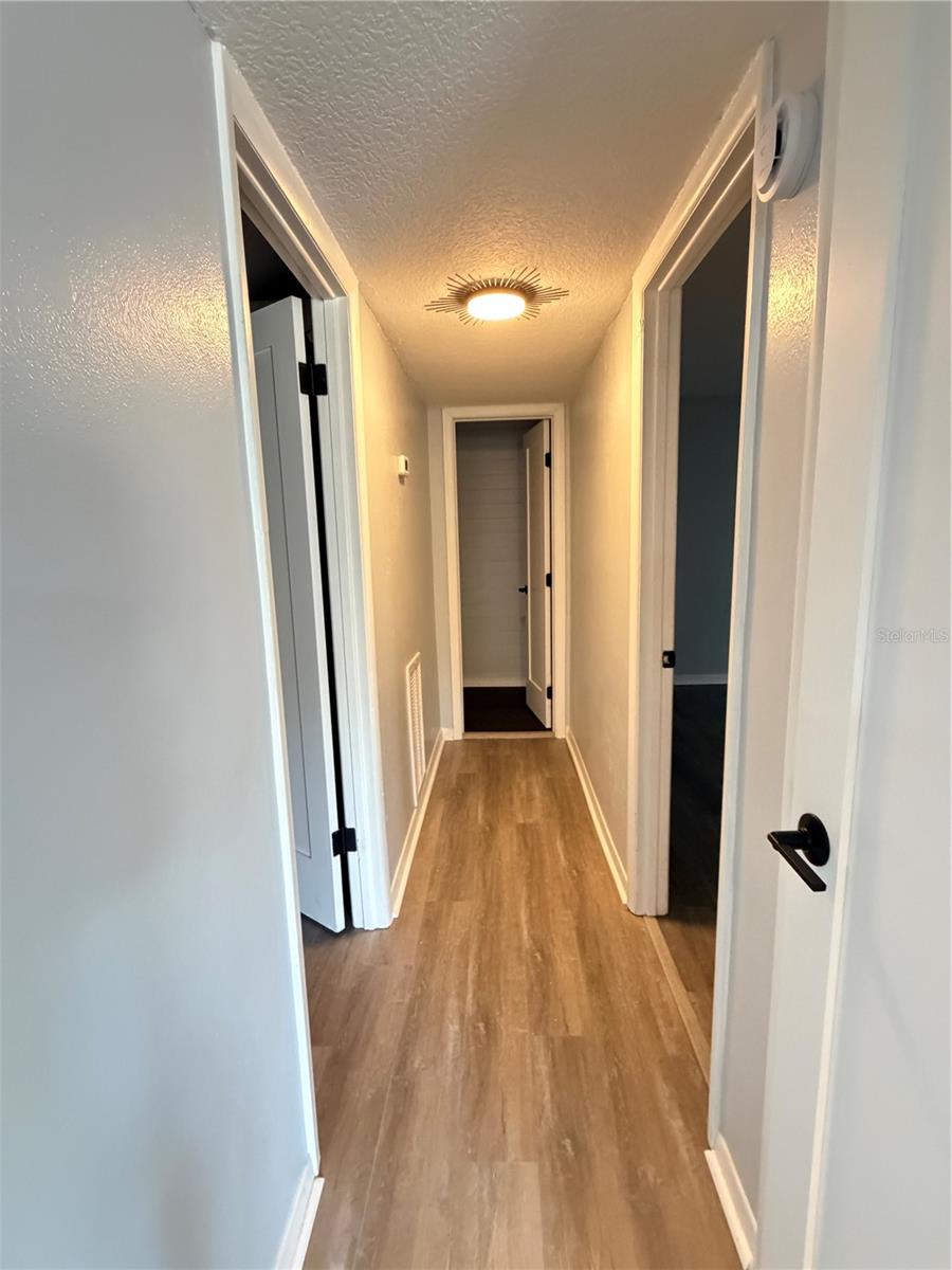 Image 6 of 11 For 320 Lakeview Street 220