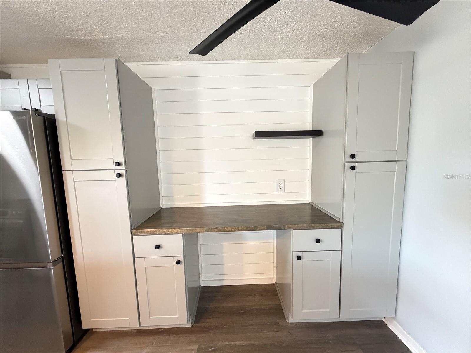 Image 9 of 11 For 320 Lakeview Street 220