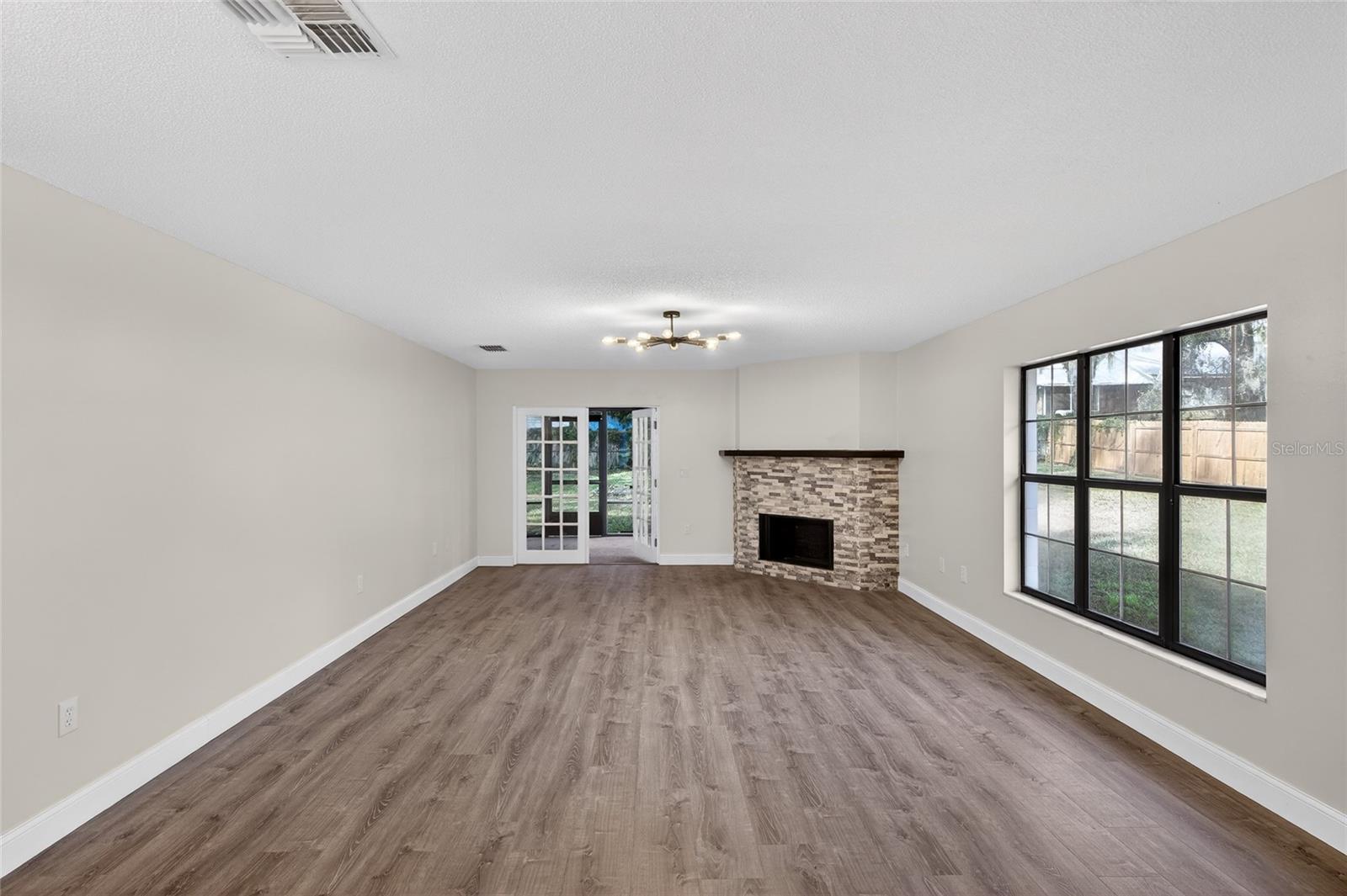 Image 12 of 47 For 303 Fountain Street