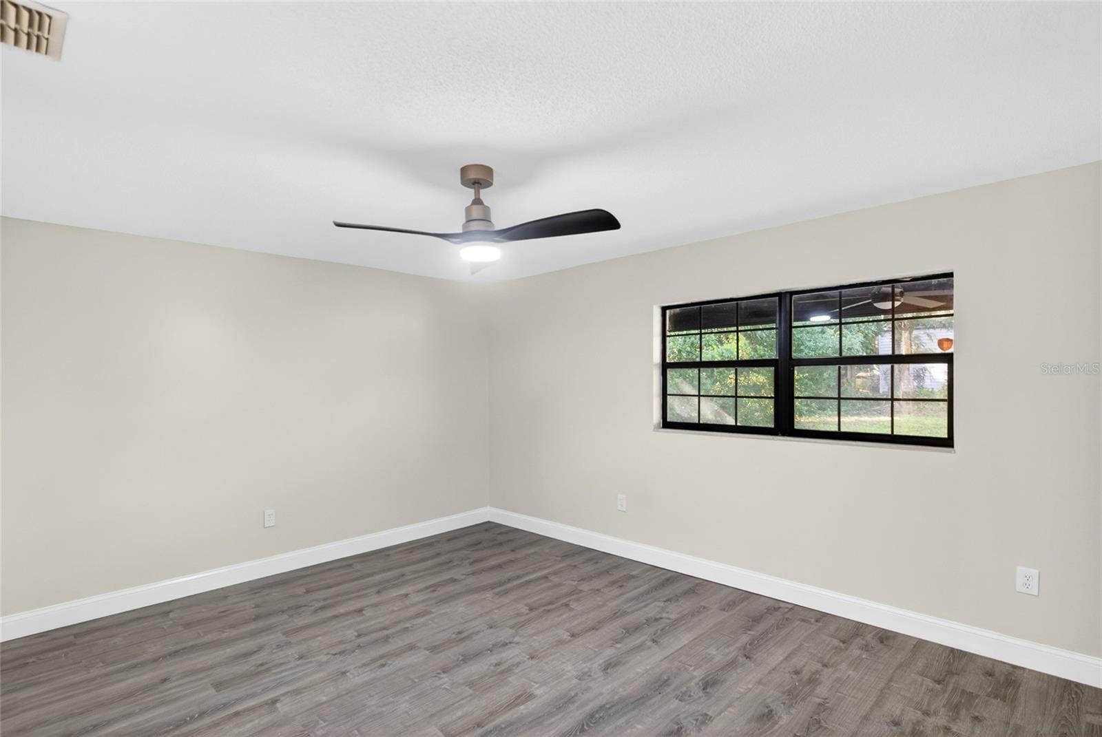 Image 19 of 47 For 303 Fountain Street