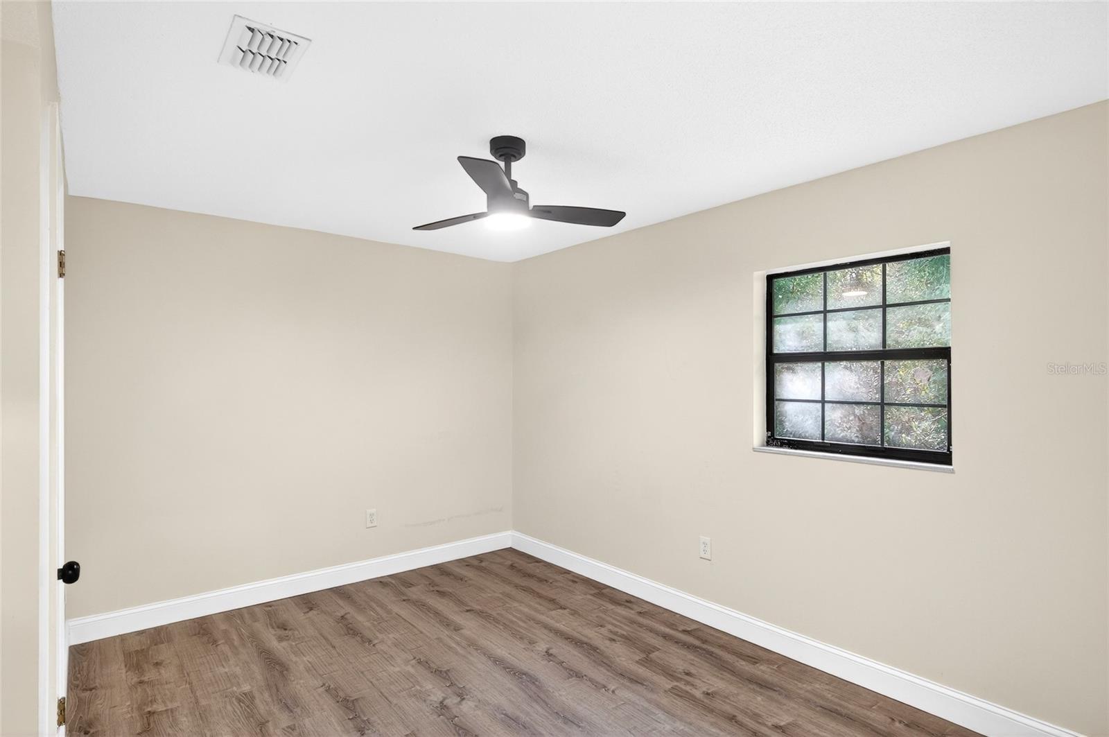 Image 24 of 47 For 303 Fountain Street