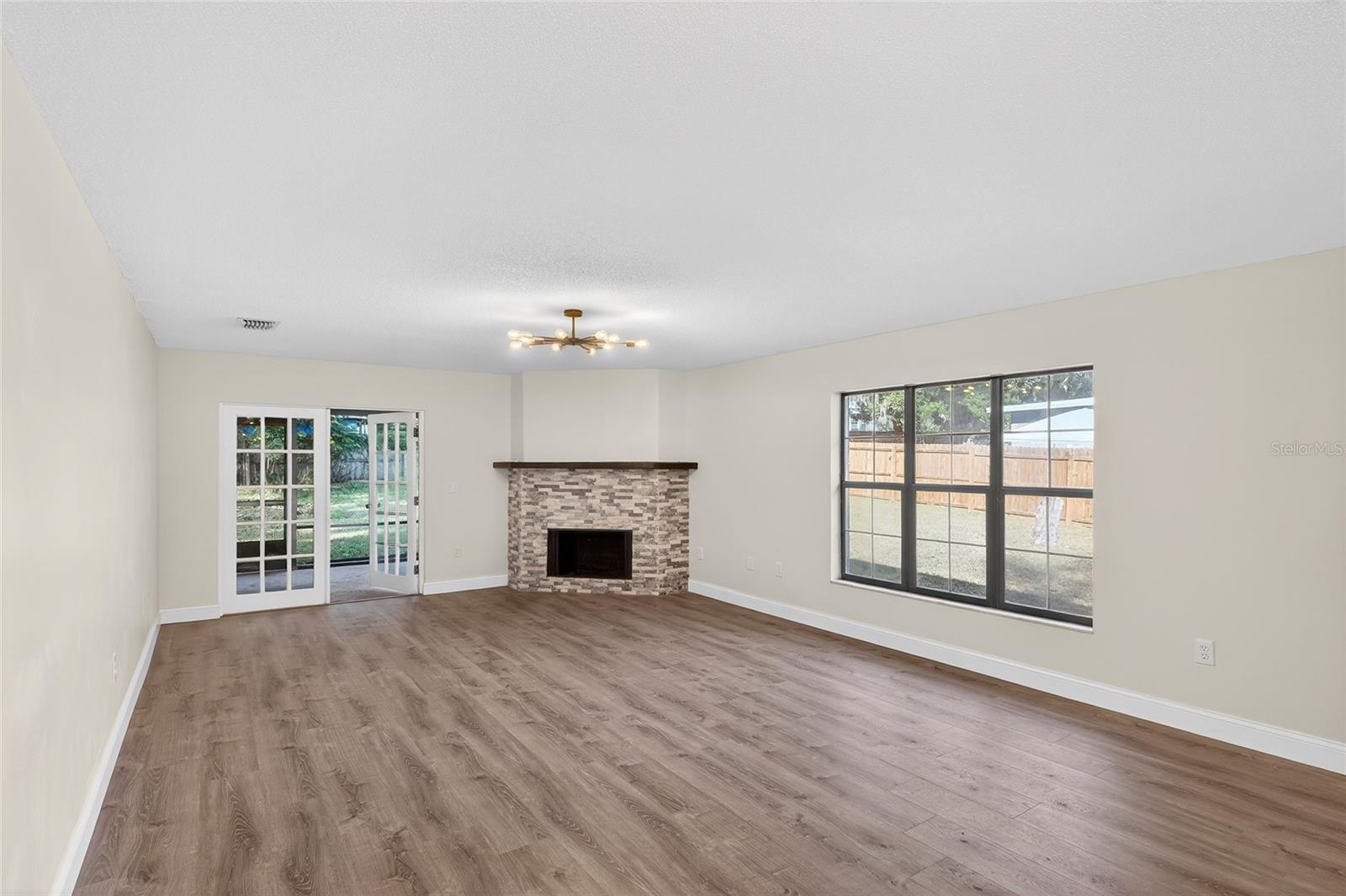 Image 29 of 47 For 303 Fountain Street