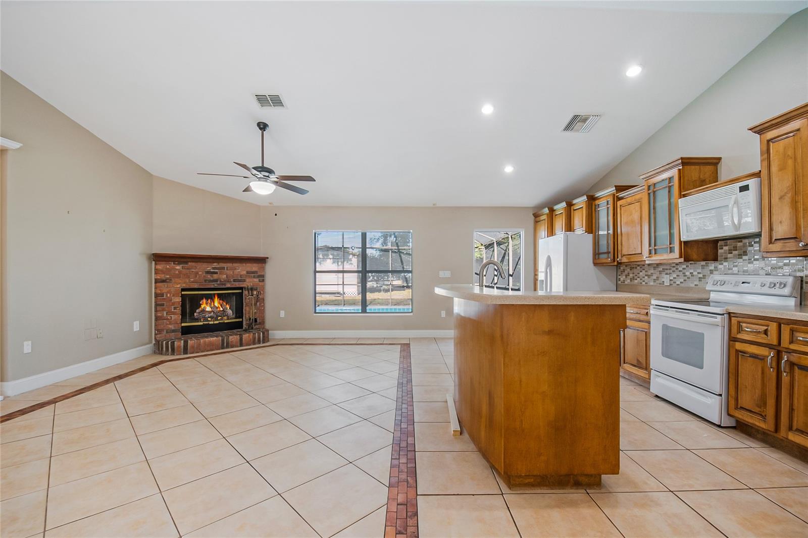 Image 4 of 43 For 1503 Lund Avenue