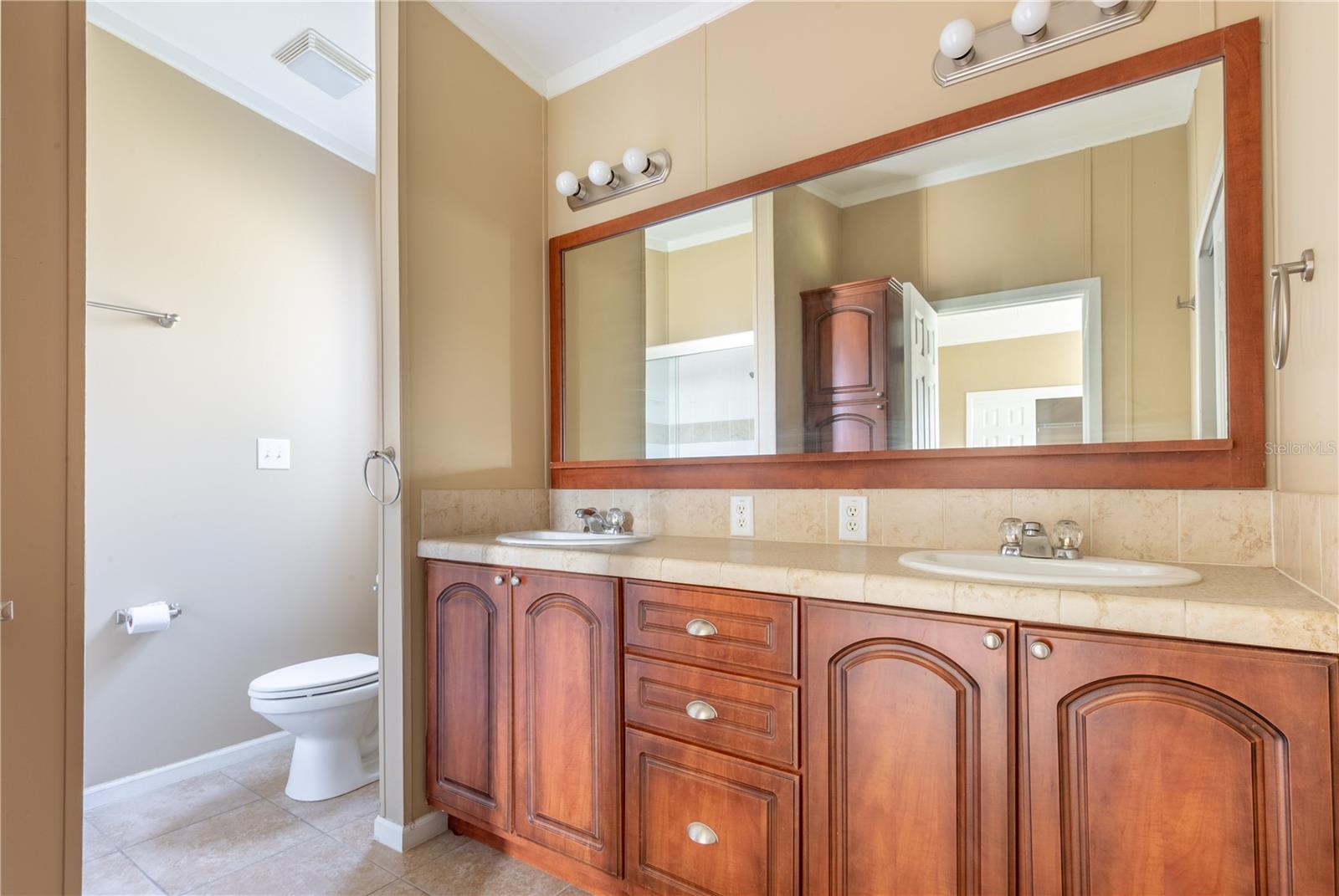 Image 16 of 29 For 17510 Rain Tree Court