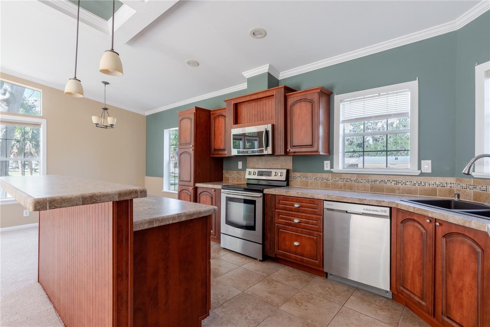 Image 7 of 29 For 17510 Rain Tree Court