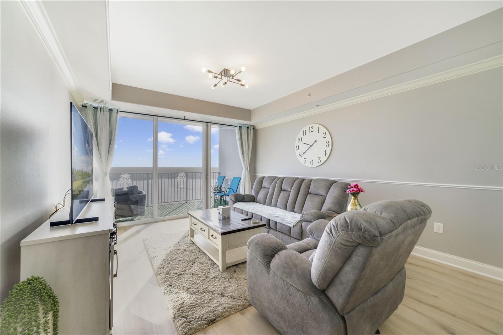 Image 11 of 37 For 13427 Blue Heron Beach Drive 1805