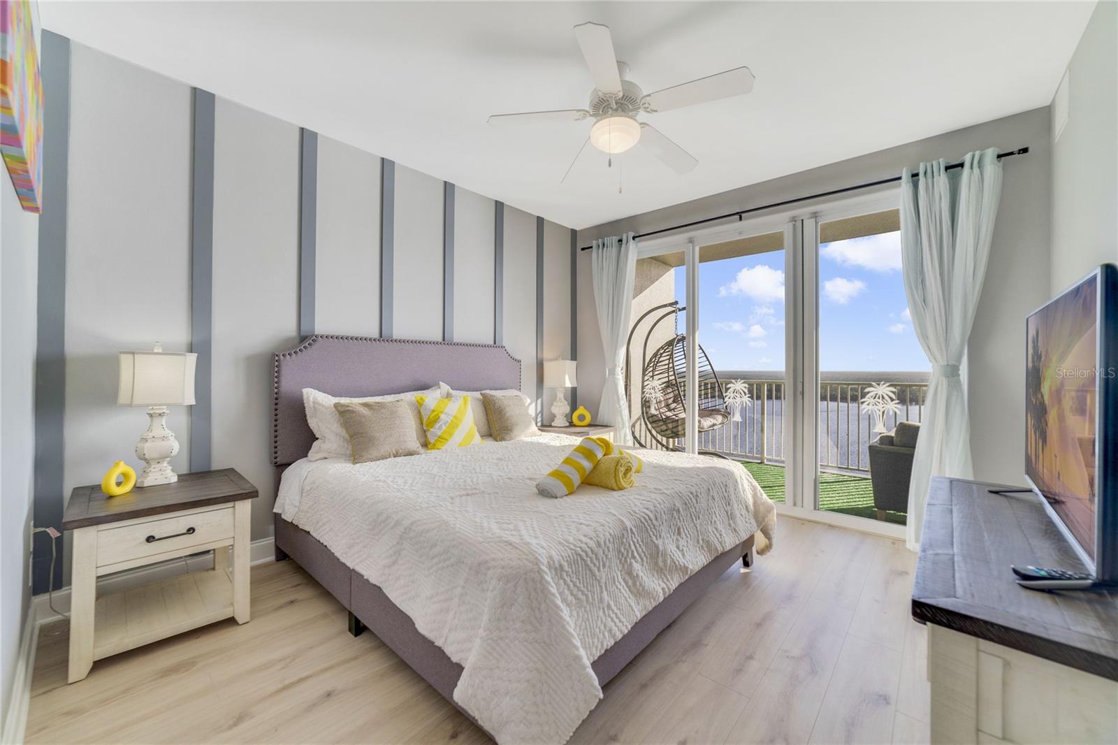 Image 2 of 37 For 13427 Blue Heron Beach Drive 1805