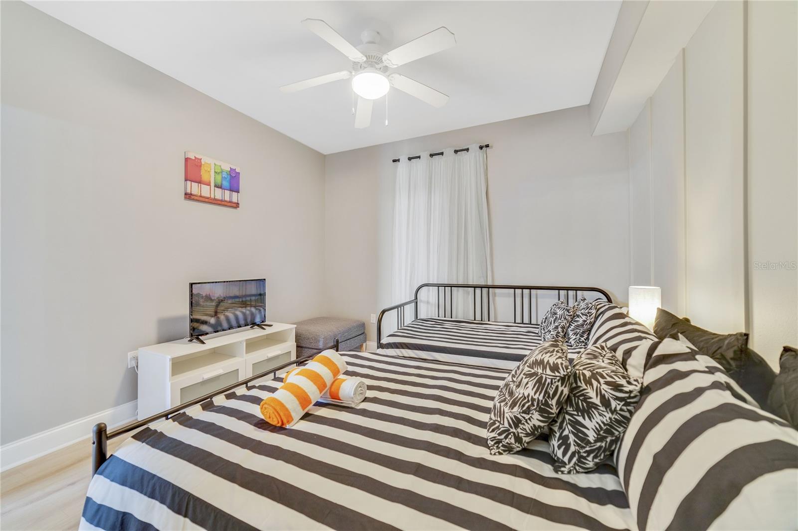 Image 27 of 37 For 13427 Blue Heron Beach Drive 1805