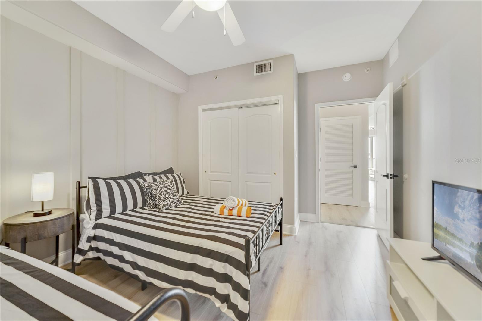 Image 28 of 37 For 13427 Blue Heron Beach Drive 1805