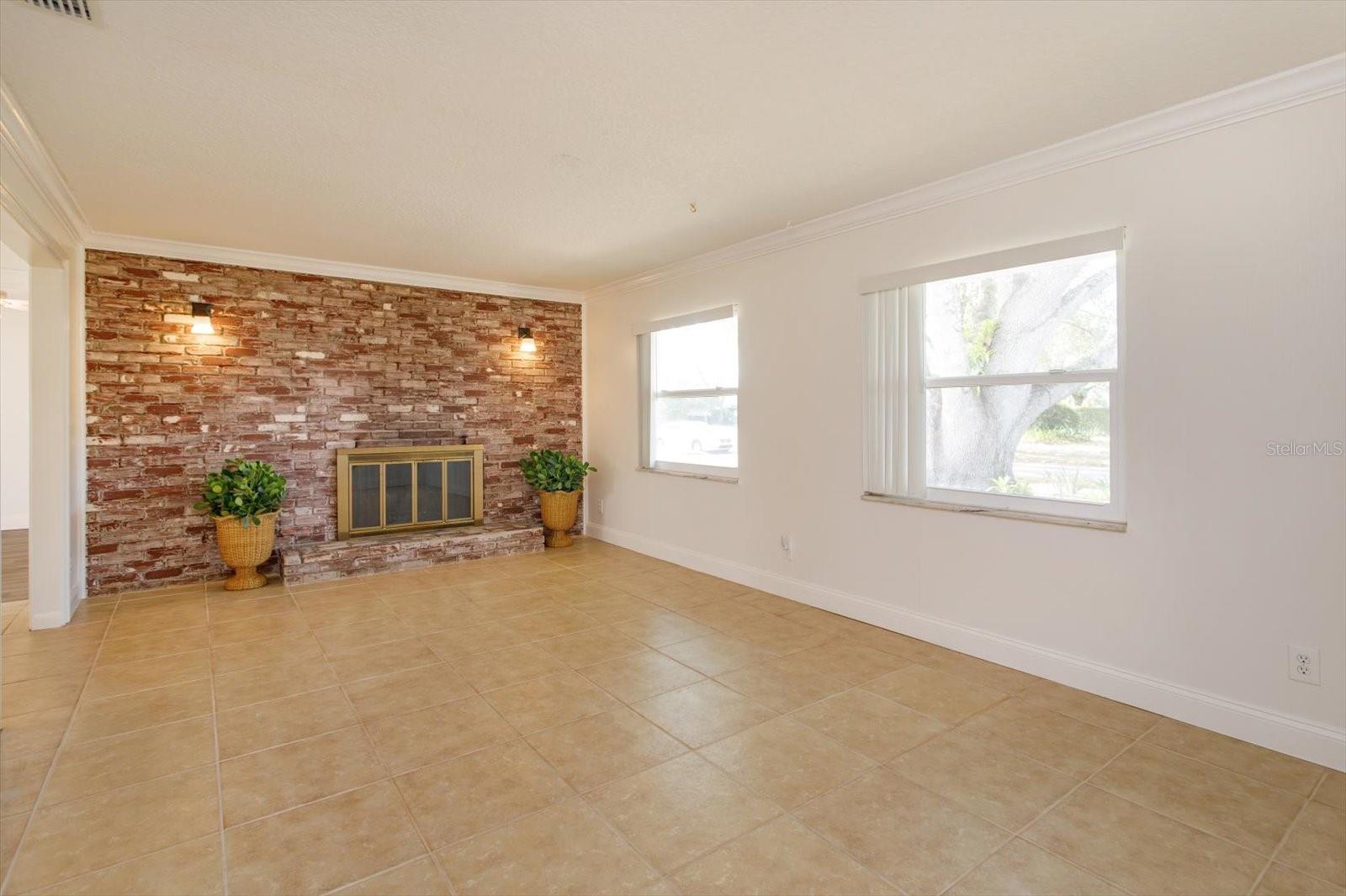 Image 4 of 45 For 326 Fitzhugh Road