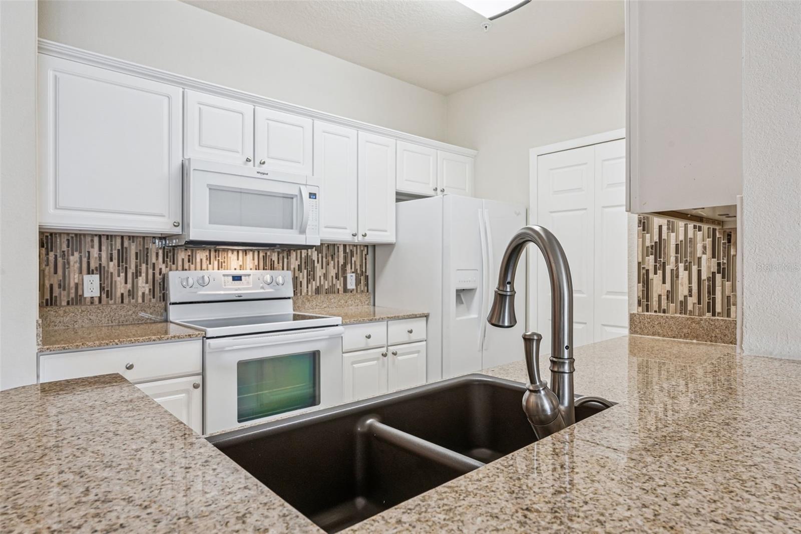 Image 12 of 42 For 316 Southern Pecan Circle 206