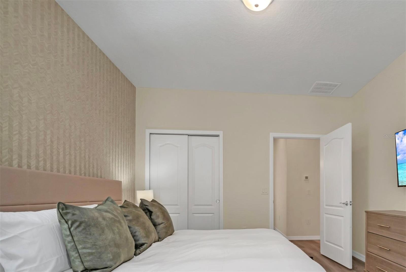 Image 26 of 59 For 1801 Nice Court