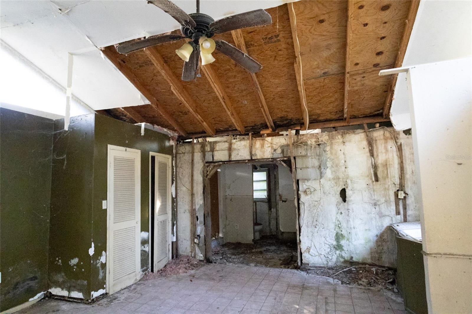 Image 18 of 39 For 4711 Rio Grande Avenue