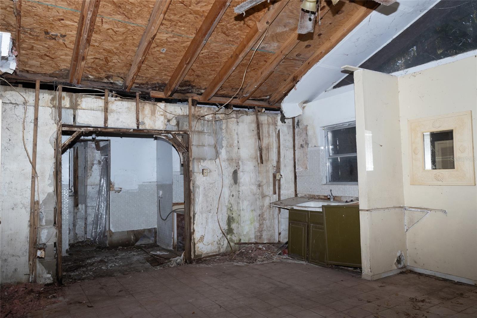 Image 20 of 39 For 4711 Rio Grande Avenue