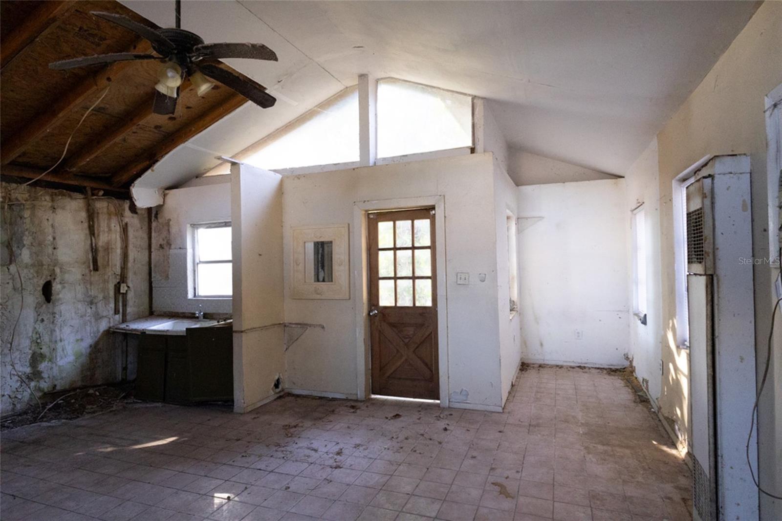 Image 22 of 39 For 4711 Rio Grande Avenue