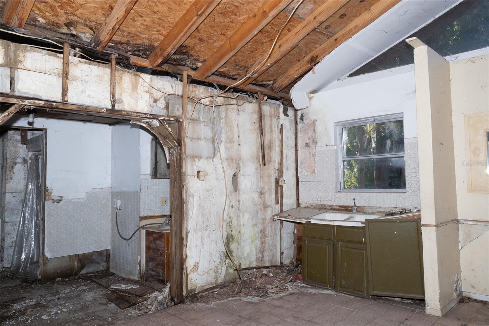 Image 24 of 39 For 4711 Rio Grande Avenue