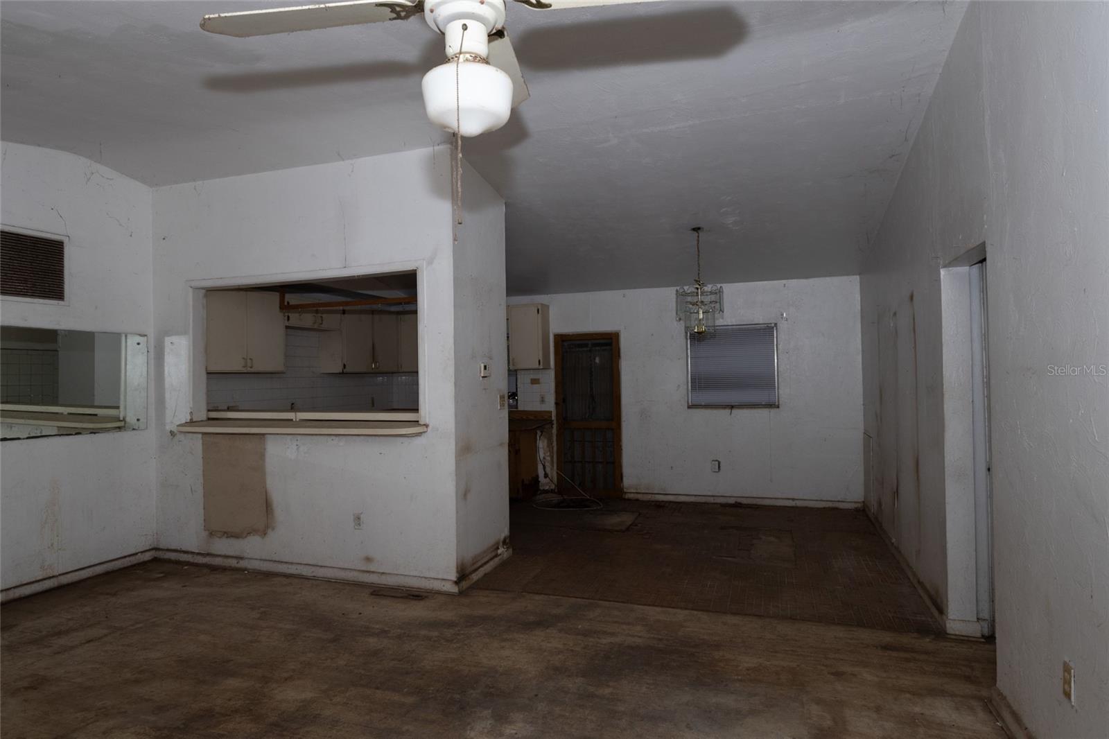 Image 31 of 39 For 4711 Rio Grande Avenue