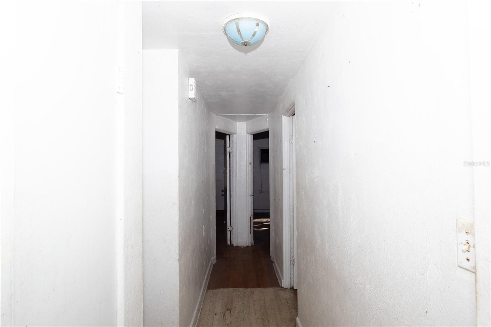 Image 34 of 39 For 4711 Rio Grande Avenue