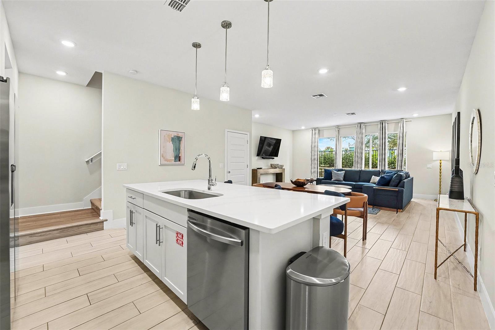 Image 11 of 30 For 7841 Spectrum Drive