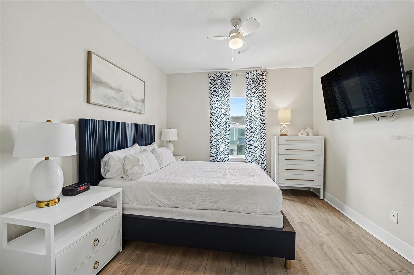 Image 20 of 30 For 7841 Spectrum Drive