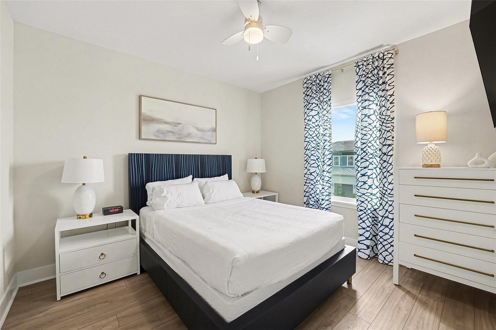 Image 21 of 30 For 7841 Spectrum Drive