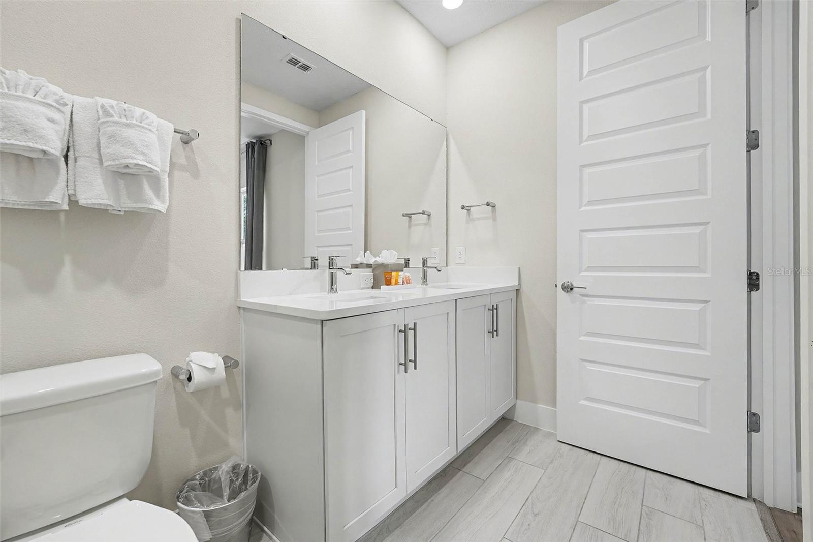 Image 23 of 30 For 7841 Spectrum Drive