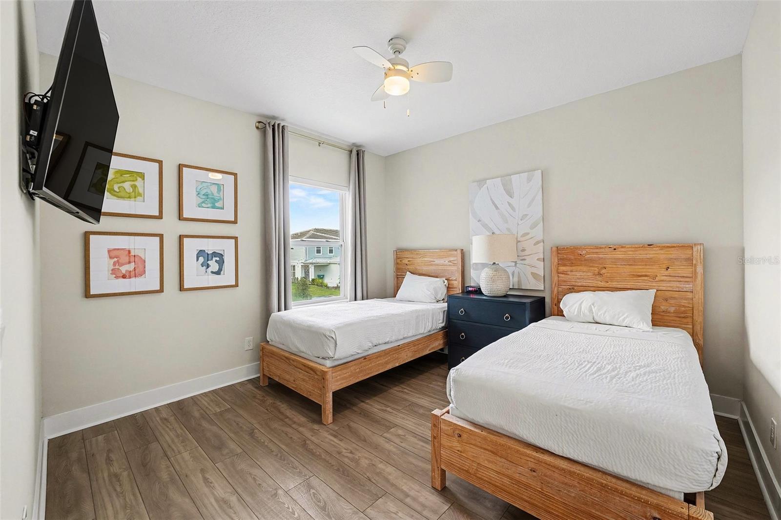 Image 25 of 30 For 7841 Spectrum Drive