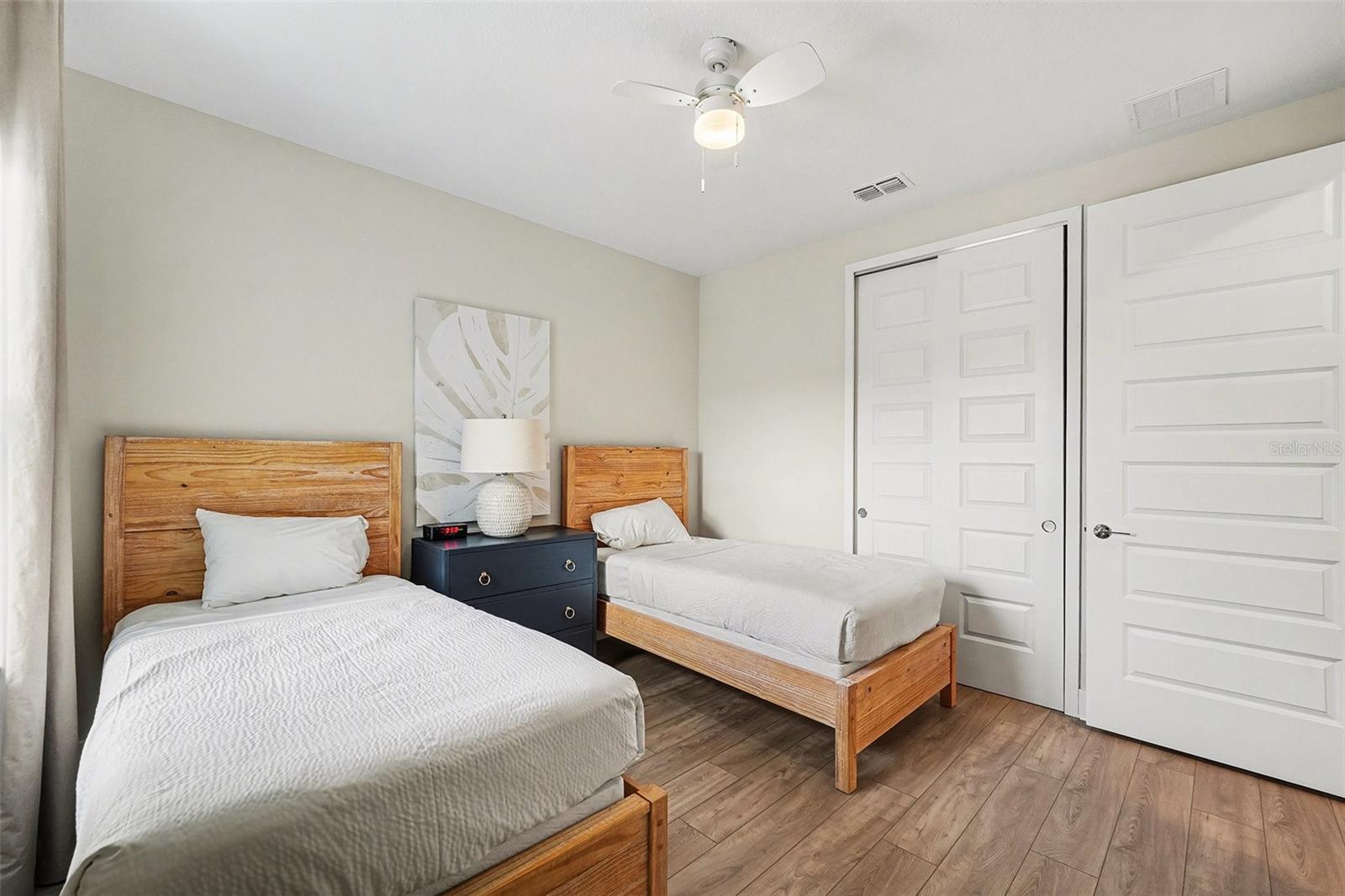 Image 26 of 30 For 7841 Spectrum Drive