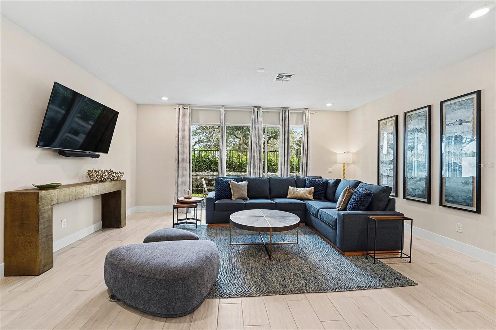 Image 5 of 30 For 7841 Spectrum Drive