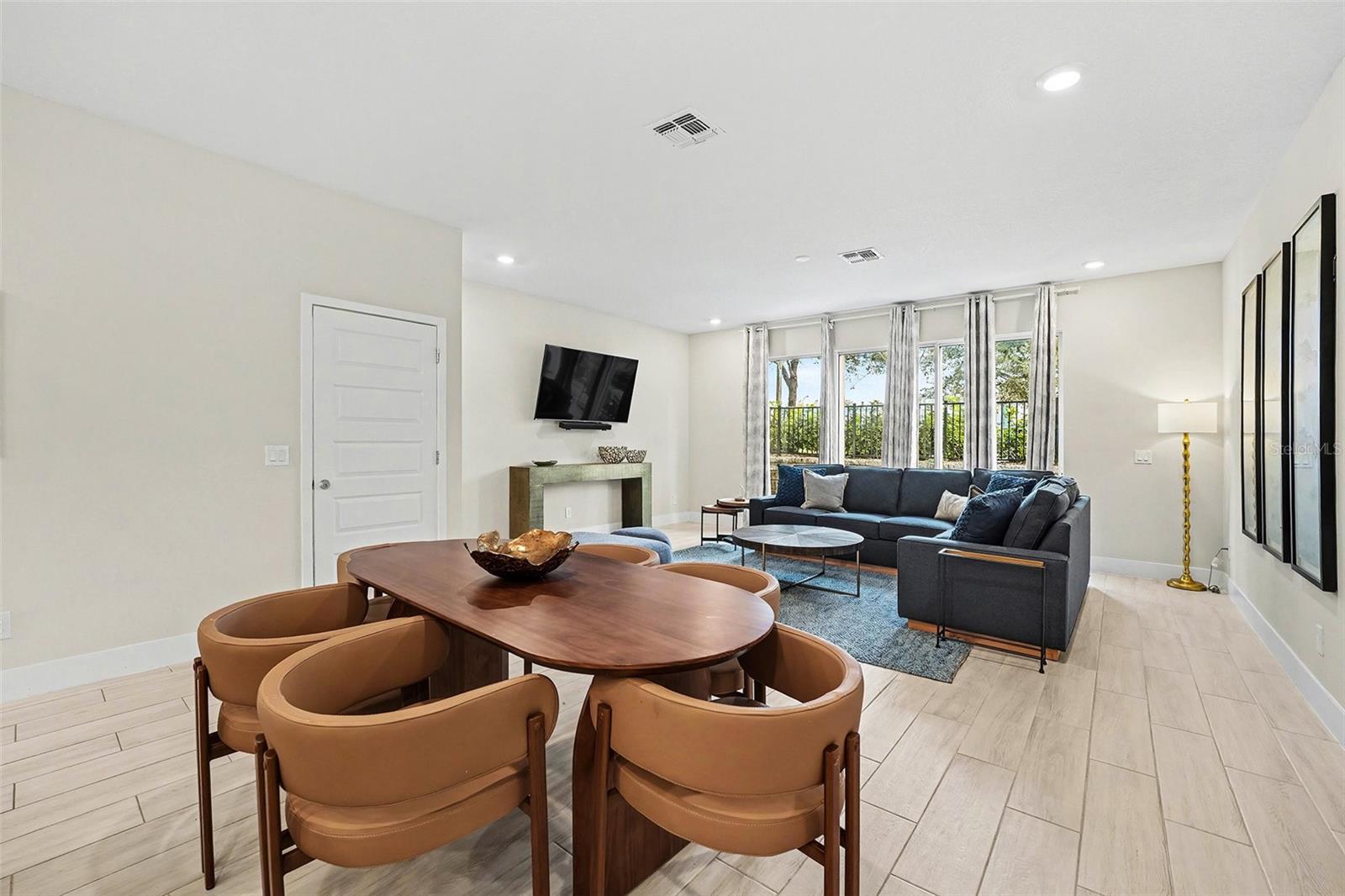 Image 7 of 30 For 7841 Spectrum Drive